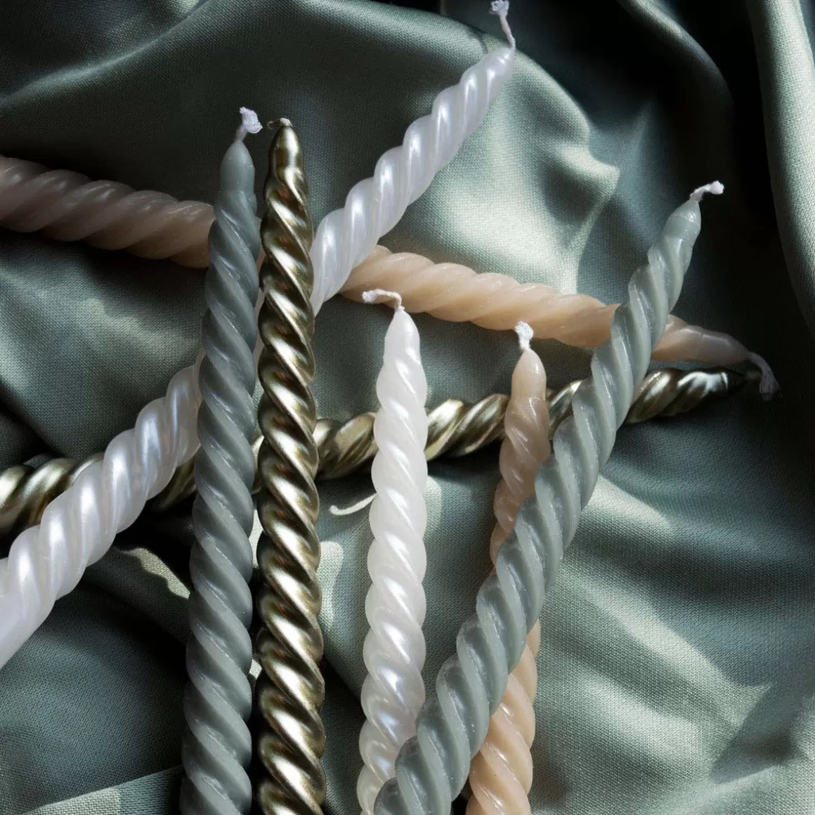 It's all about Christmas Alle Weihnachtsdeko^4 Gedrehte Kerzen, Cottage Green, Paraffin, 25 Cm