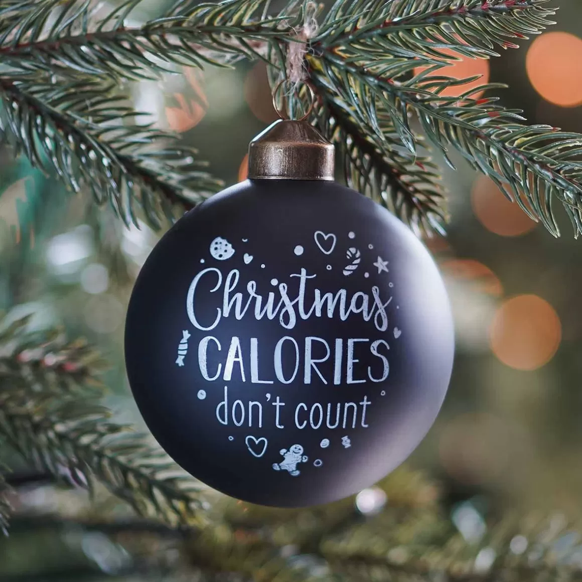 It's all about Christmas Lustige Weihnachtskugeln | Weihnachtskugeln Nach Farbe^Besondere Weihnachtskugel „Christmas Calories Don't Count“, Schwarz, Glas, 8 Cm