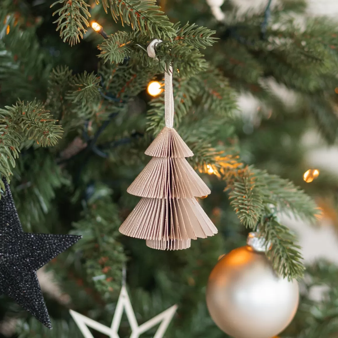 It's all about Christmas Christbaumschmuck Komplett-Sets^Weihnachtsbaumpaket 'Morning Mist': Natürliche Materialien Und Minimalistisches Design